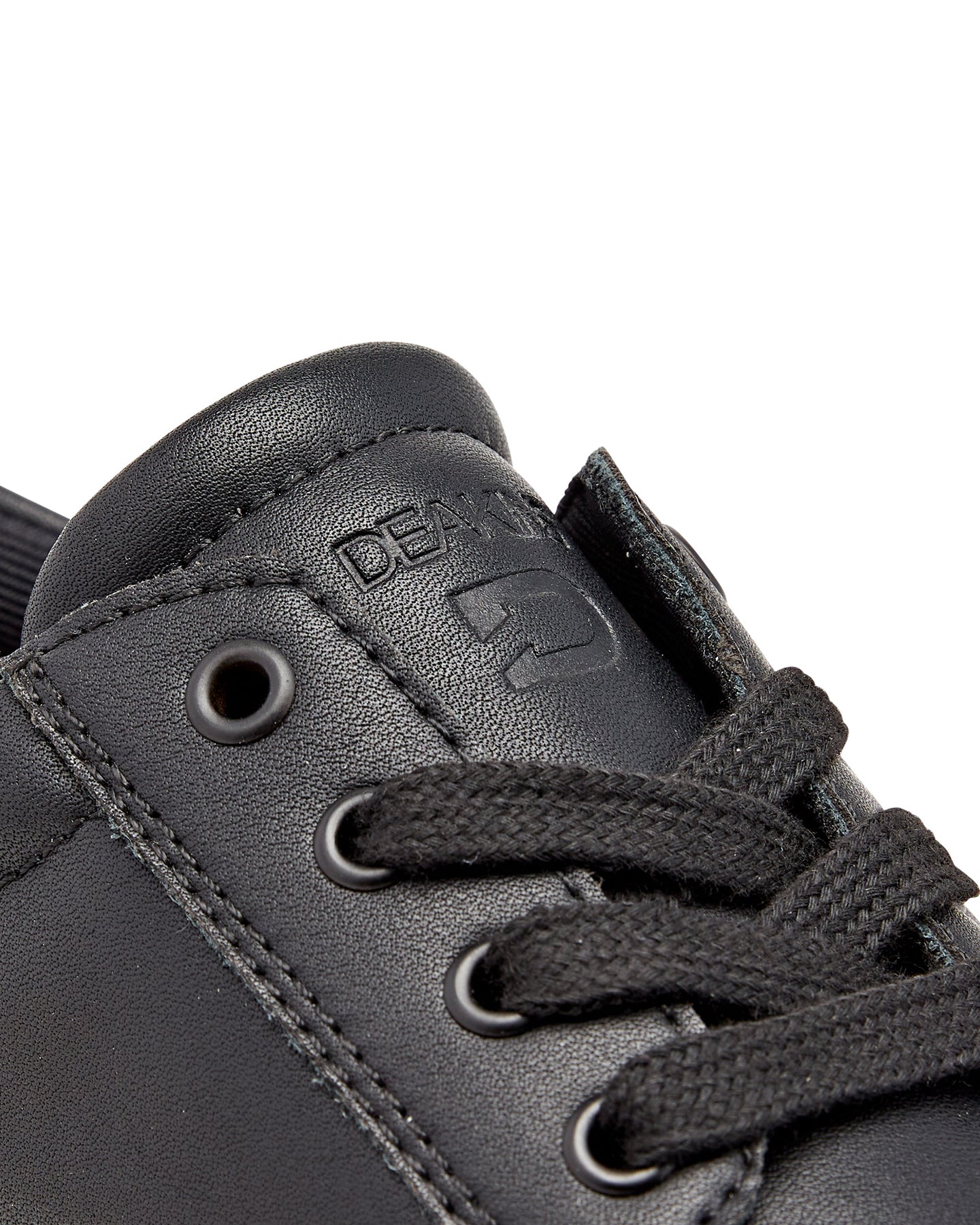 Maveric Black/White