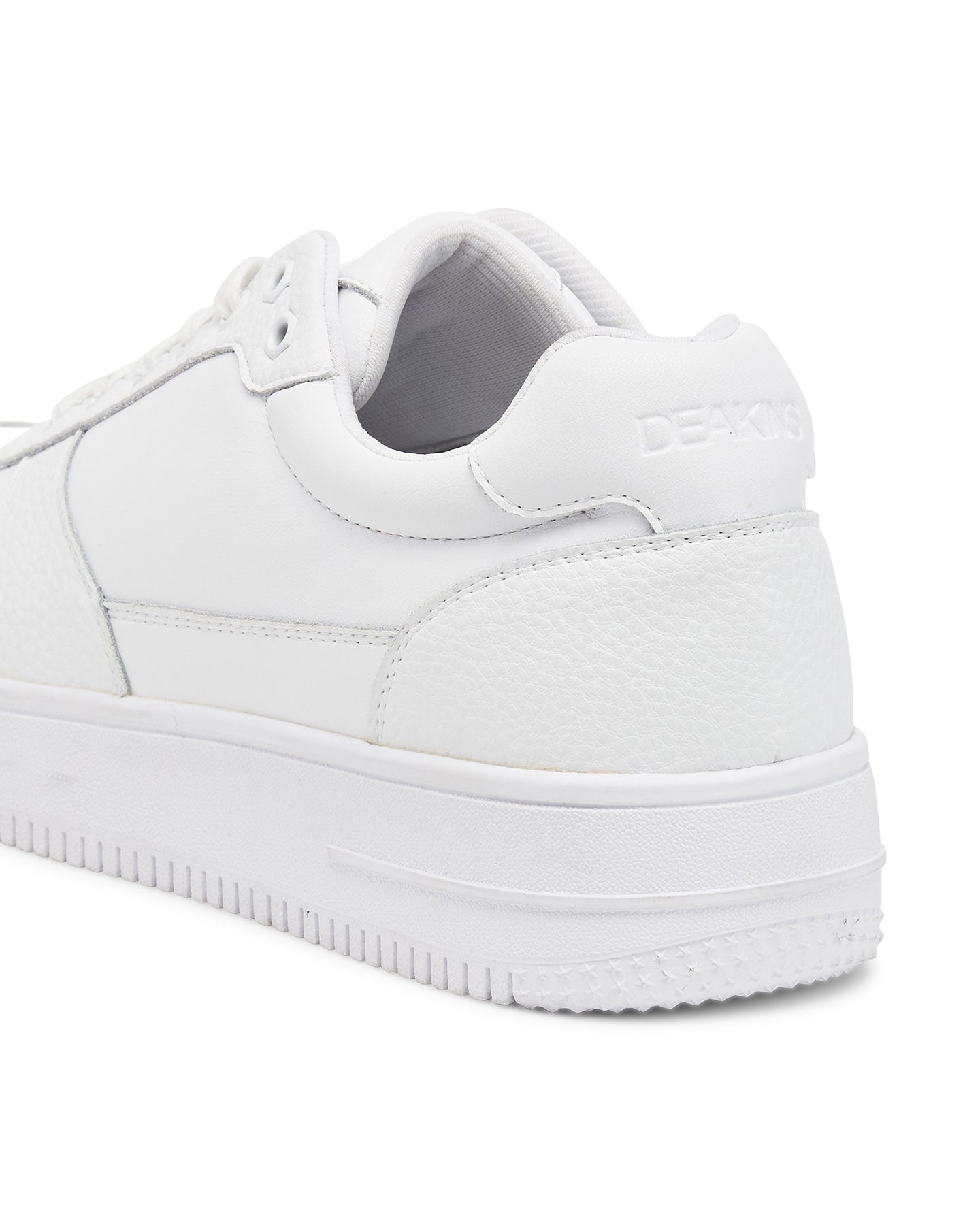 Maveric Triple White