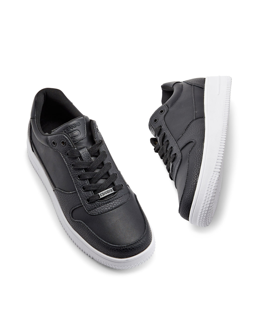 Maveric Black/White