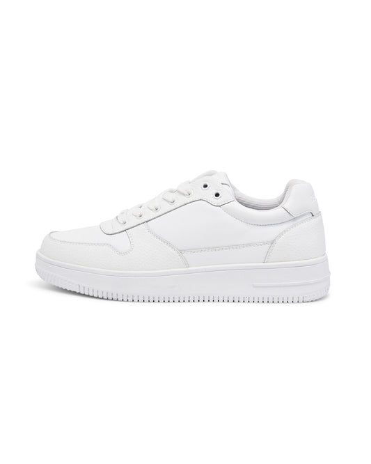 Maveric Triple White